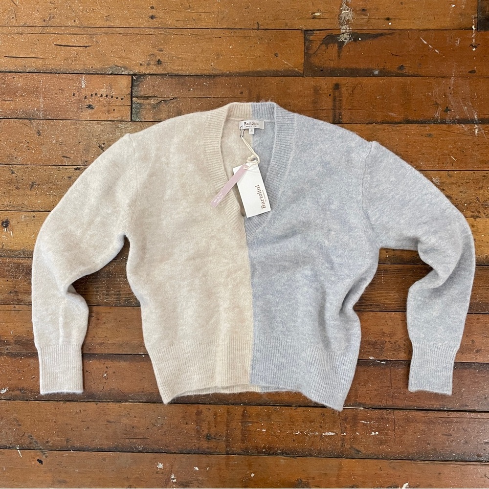 NWT Barolini made in Italy V neck pullover sweater size small